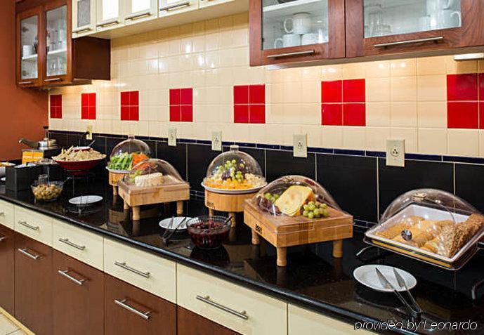 By Marriott Philadelphia Hotel 3*