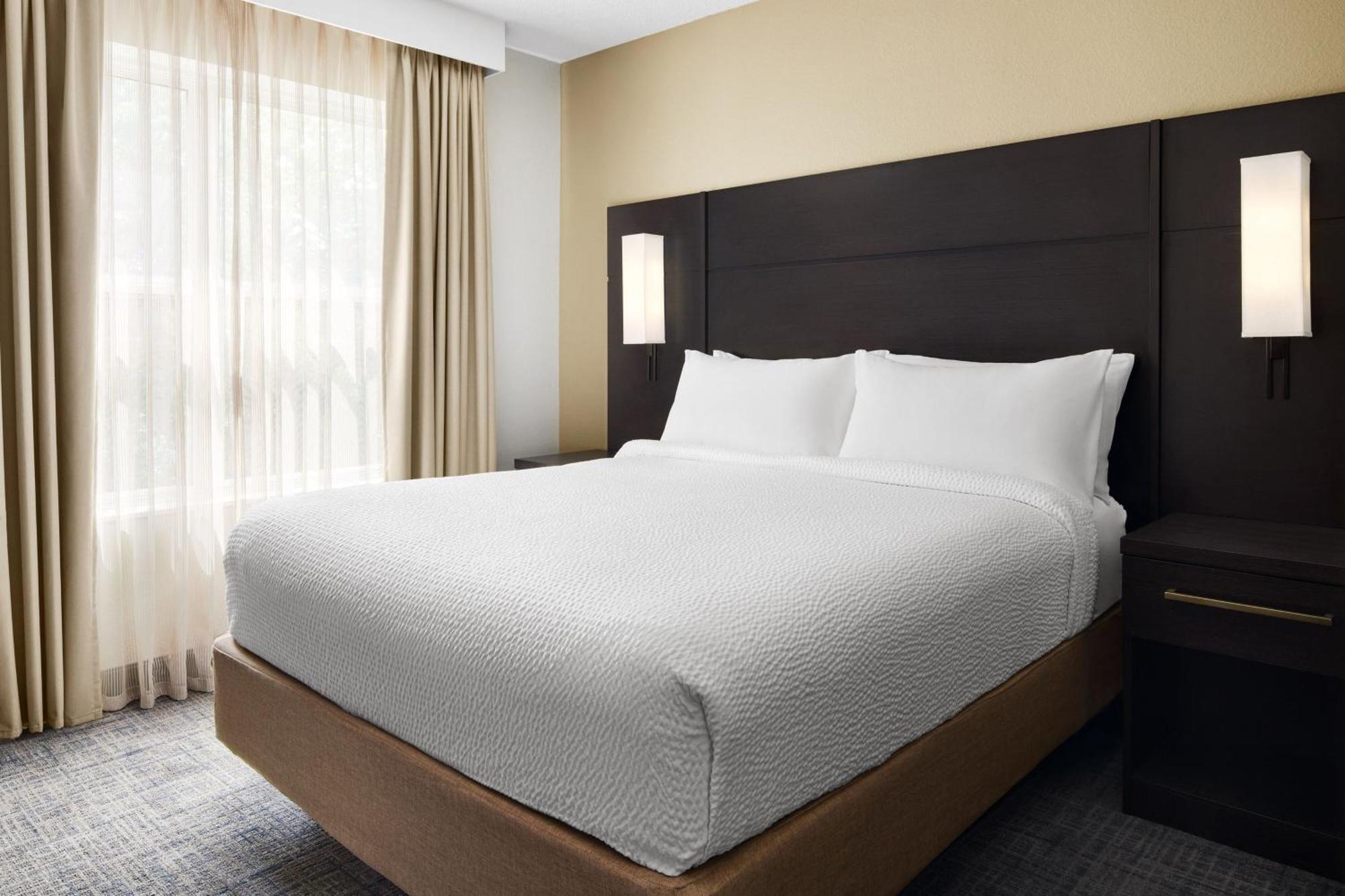 Hotel By Marriott Philadelphia Langhorne