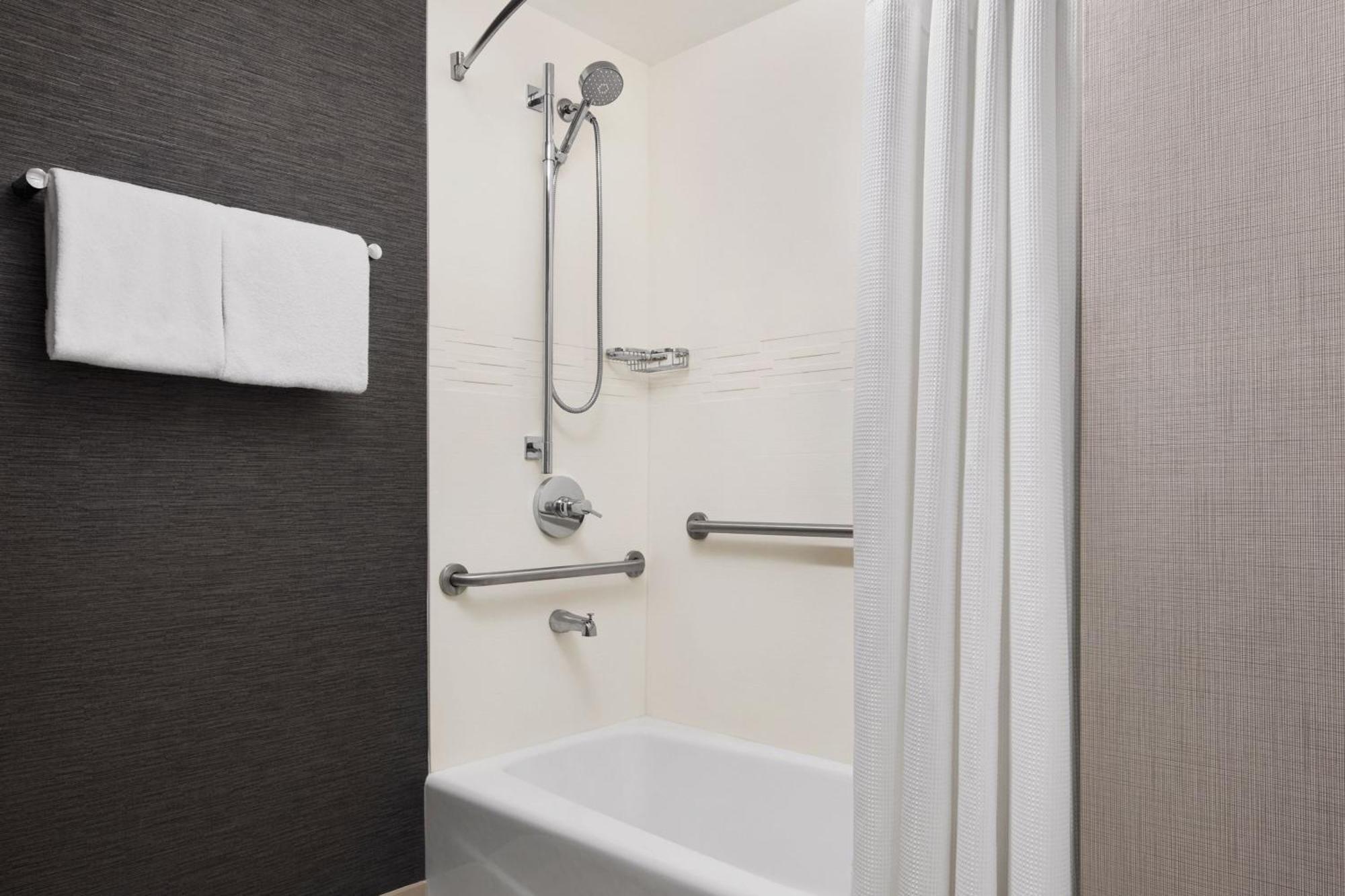 By Marriott Philadelphia Hotel